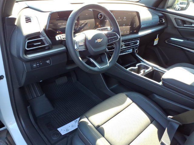 New 2027 Chevrolet Traverse LT w/ Sun and Wheel Package FWD image 5
