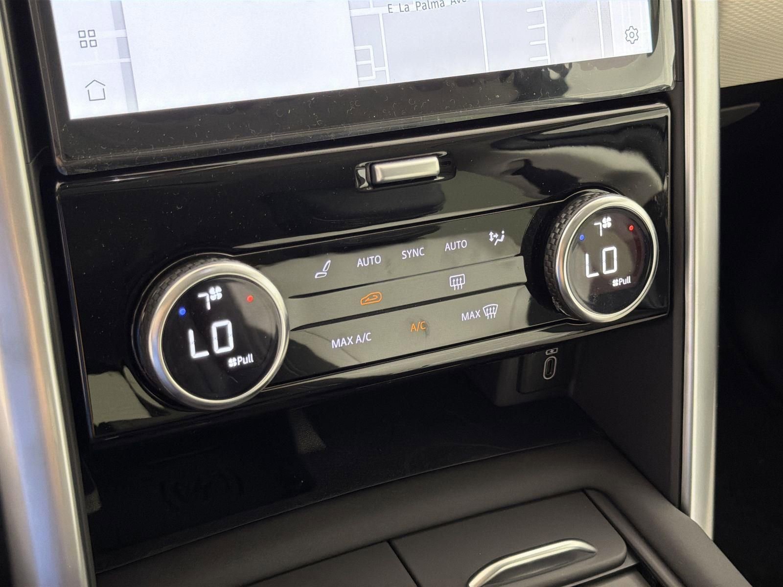 New 2026 Land Rover Discovery Limited Edition image 15