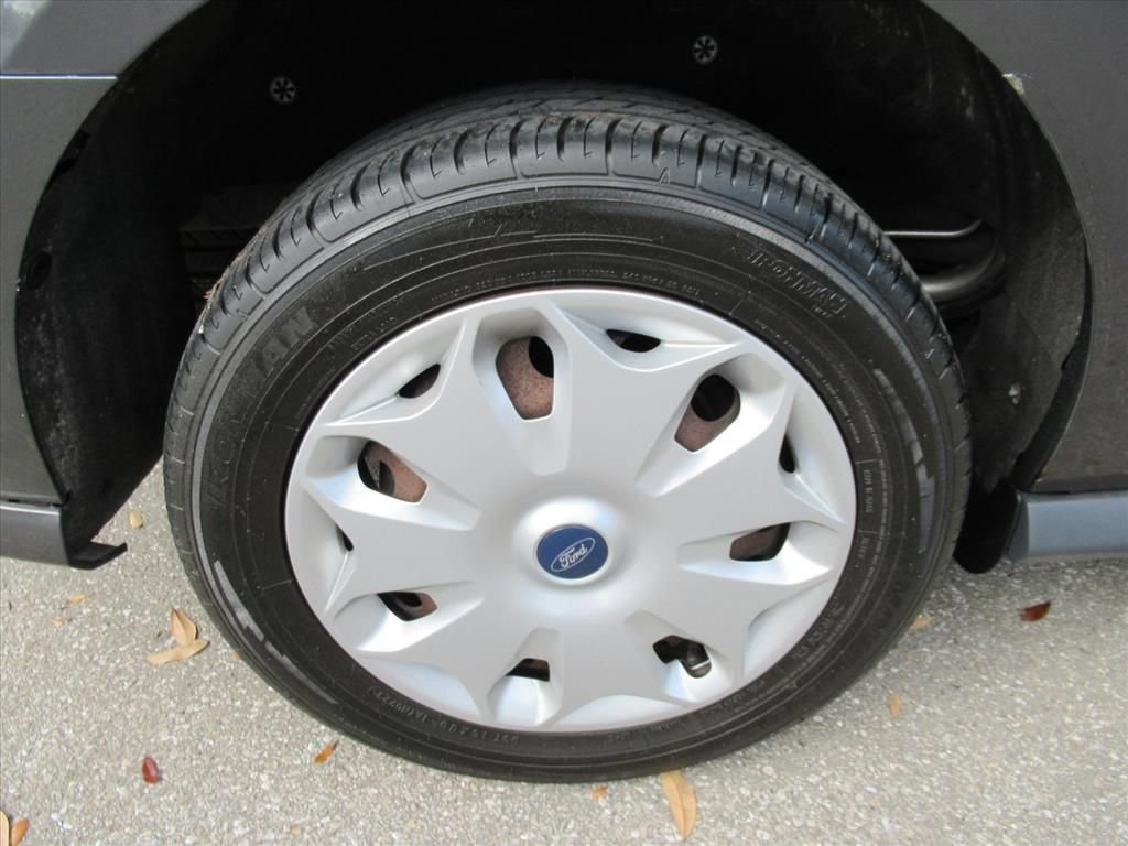 Used 2016 Ford Transit Connect XLT image 9