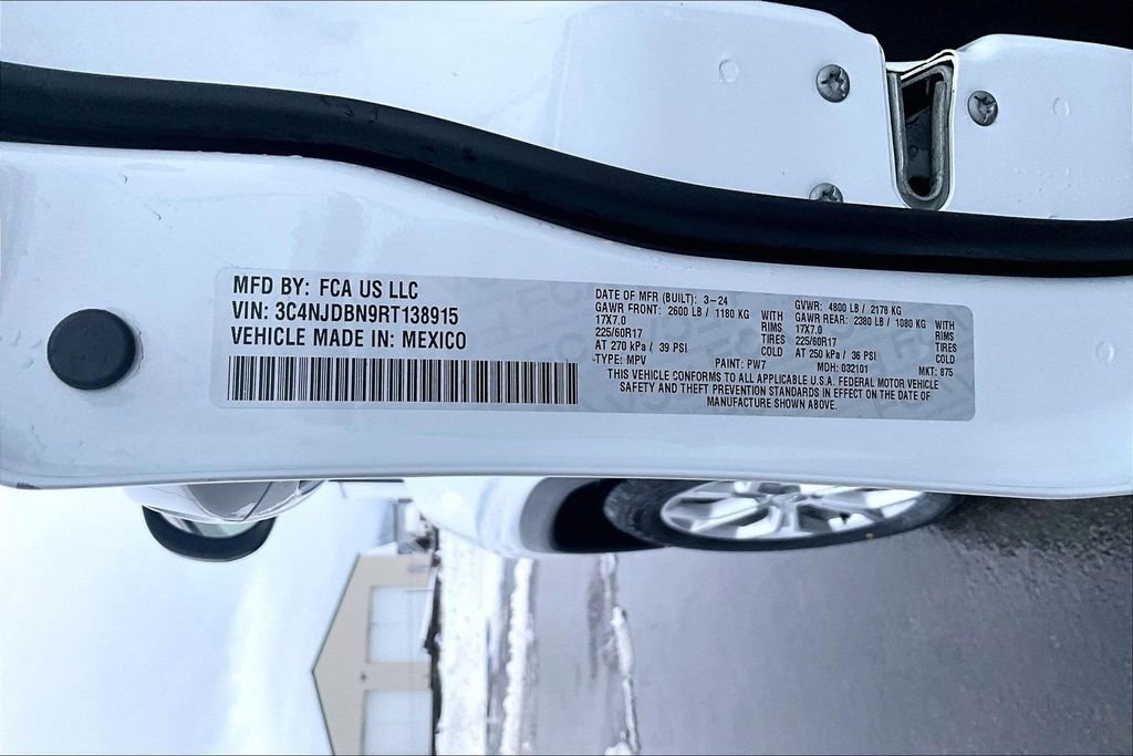 Used 2024 Jeep Compass Latitude image 35