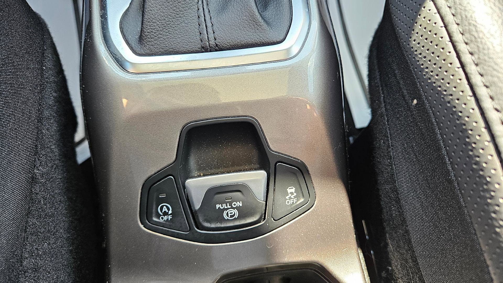 Used 2021 Jeep Renegade Limited w/ Sun & Sound Group image 17
