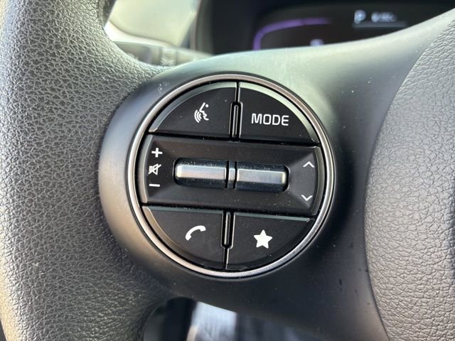 Used 2025 Kia Soul LX FWD image 25