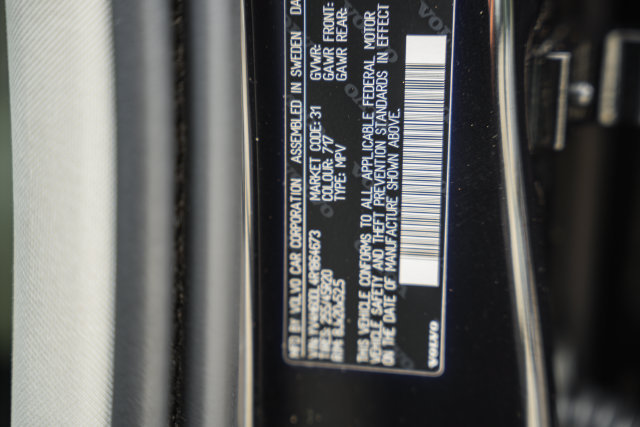 Used 2024 Volvo XC60 T8 Plus w/ Protection Package Premier AWD/4WD image 40