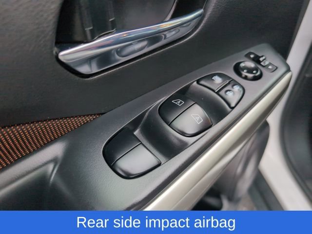 Used 2020 Nissan Kicks SR image 16