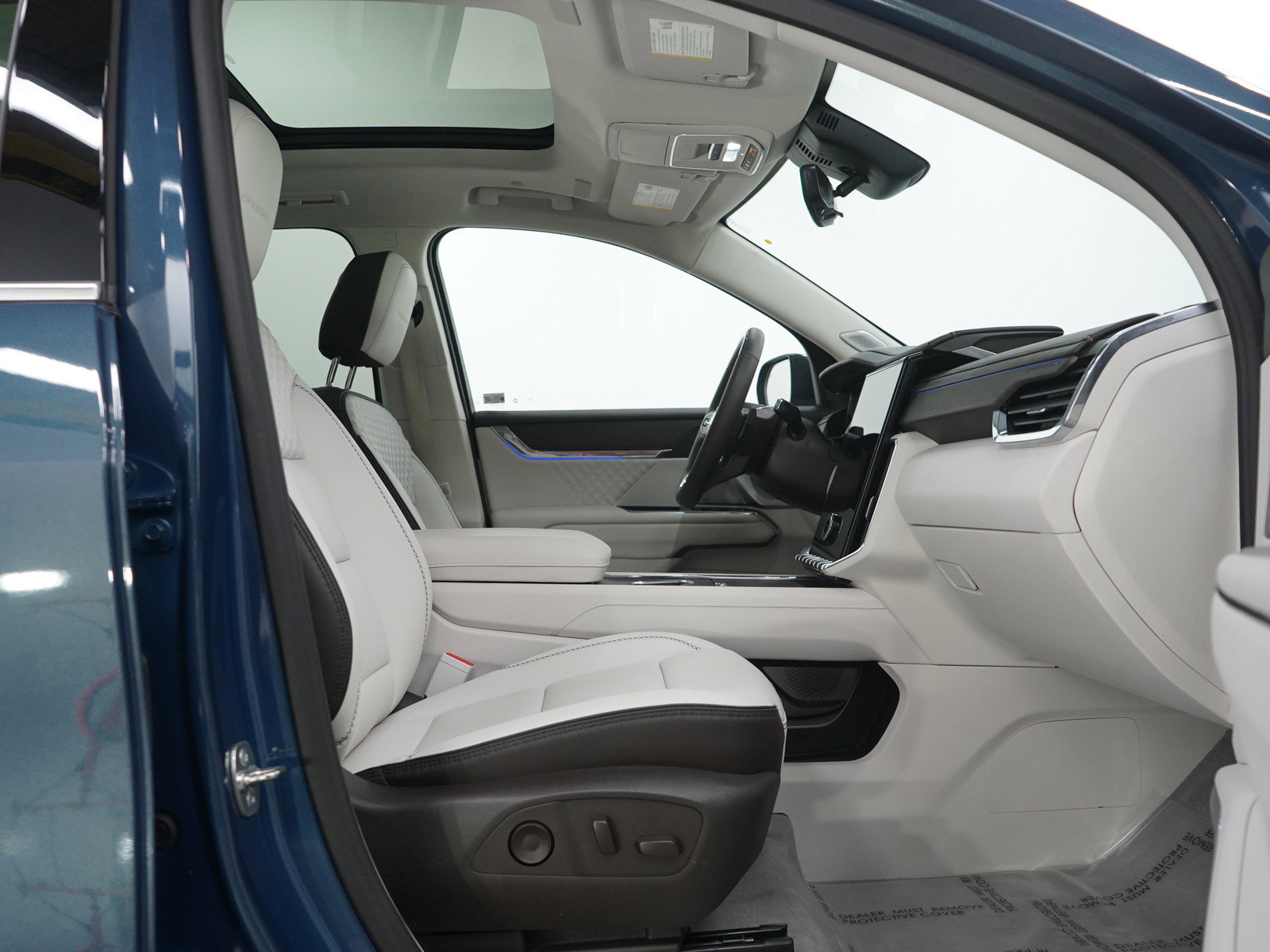 Used 2024 GMC Acadia Denali w/ Super Cruise Package image 11