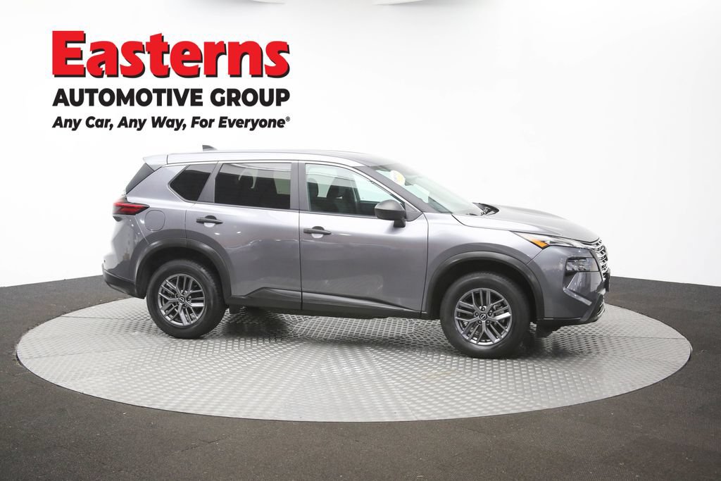 Used 2024 Nissan Rogue S AWD/4WD image 42