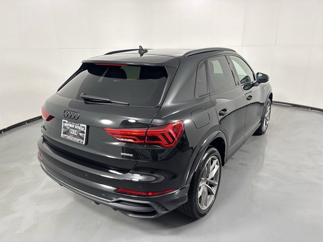 Used 2023 Audi Q3 2.0T Premium Plus w/ Premium Plus Package AWD/4WD image 37