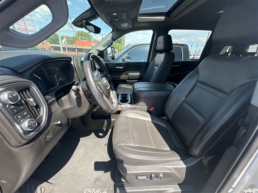 Used 2023 GMC Sierra 3500 Denali w/ Denali Ultimate Package image 11
