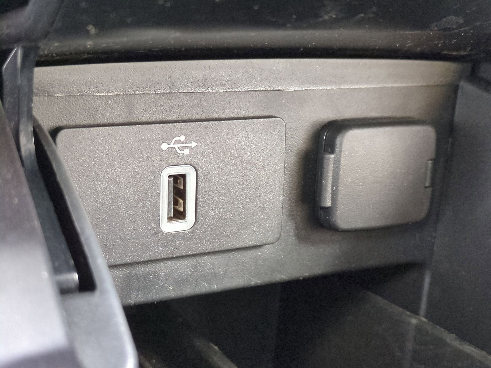 Used 2017 Ford Explorer Limited w/ Equipment Group 301A image 39