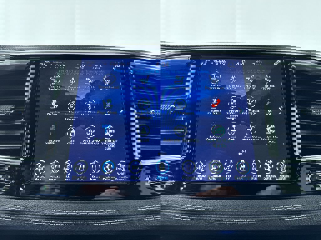 Used 2020 Chrysler Pacifica Limited w/ Advanced Safetytec Group image 18