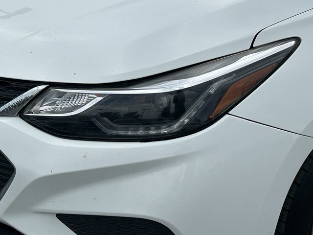 Used 2018 Chevrolet Cruze LT image 11