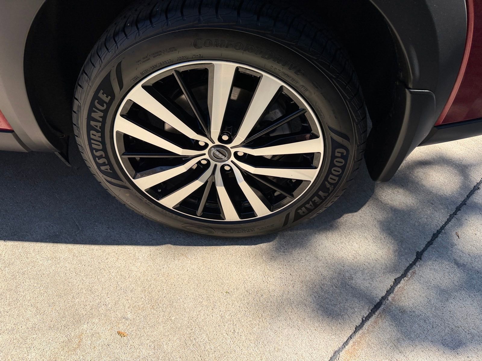 Used 2023 Nissan Pathfinder Platinum w/ Cargo Package image 36