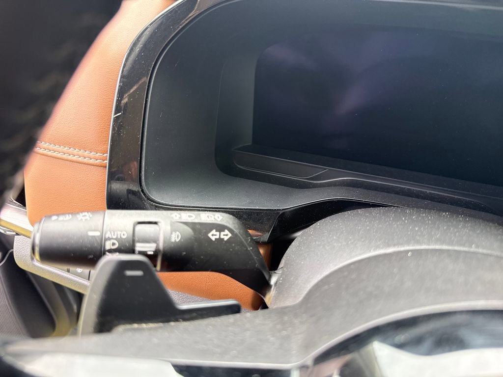 Used 2022 Nissan Pathfinder Platinum w/ Cargo Package FWD image 15