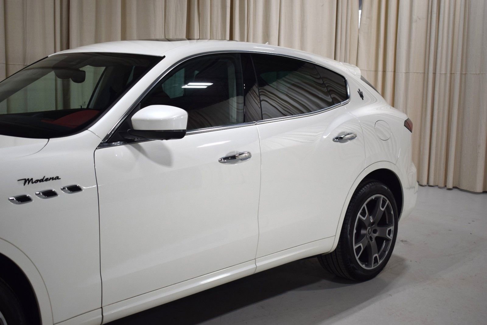 Used 2022 Maserati Levante Modena image 2