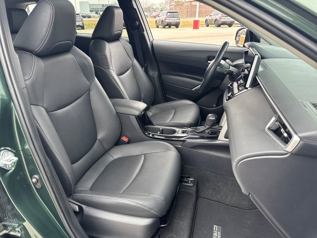 Used 2024 Toyota Corolla Cross XLE image 12