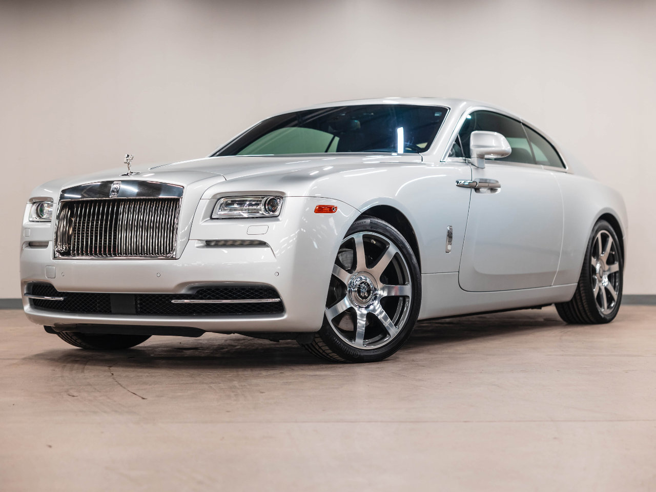Used 2015 Rolls-Royce Wraith image 11
