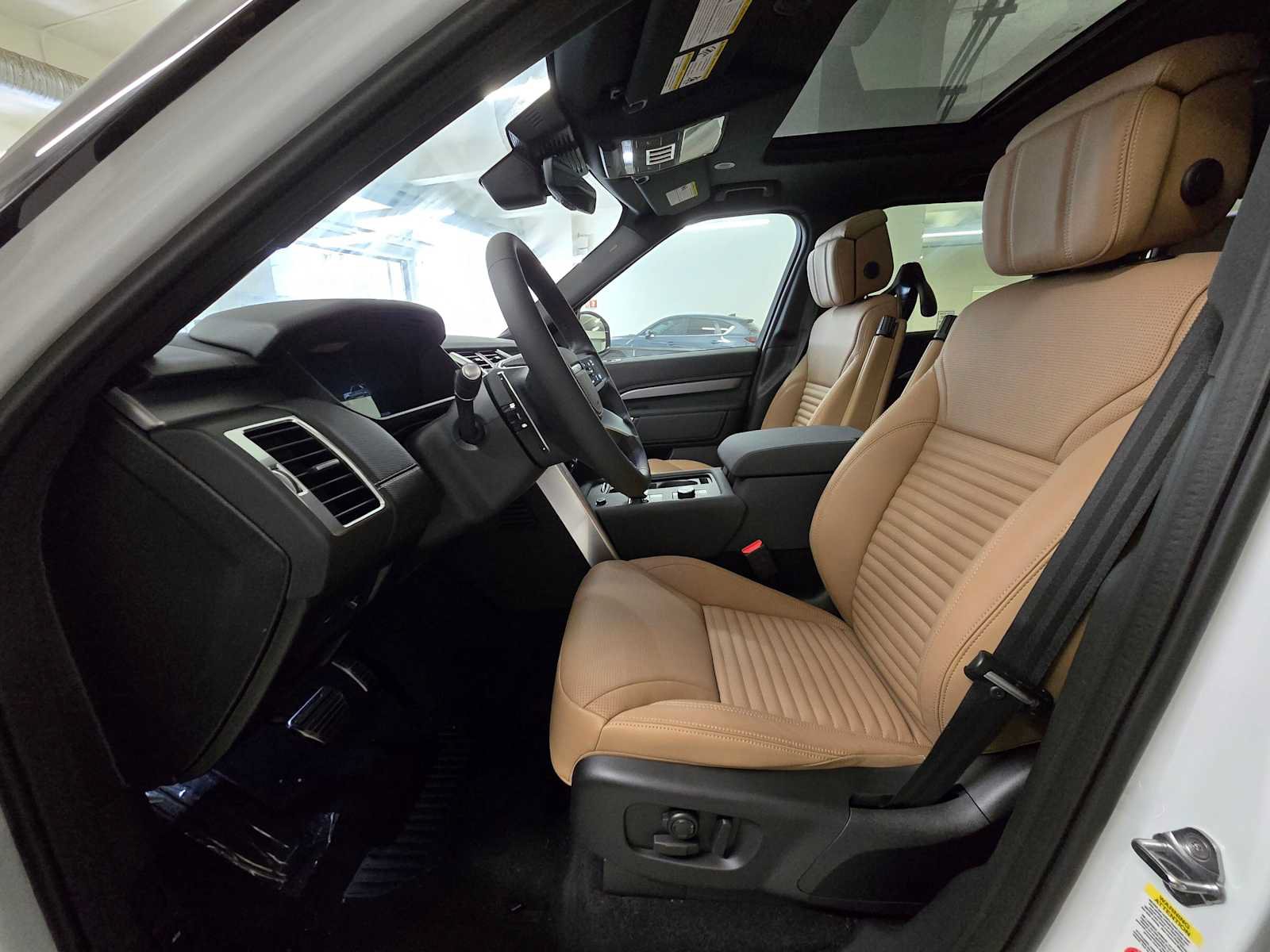 New 2026 Land Rover Discovery Limited Edition AWD/4WD image 22