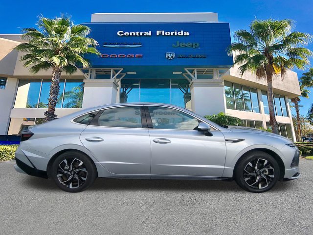 Used 2025 Hyundai Sonata SEL FWD image 4