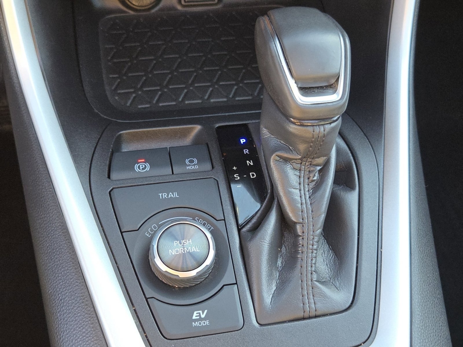 Used 2024 Toyota RAV4 XSE w/ Weather Package image 9