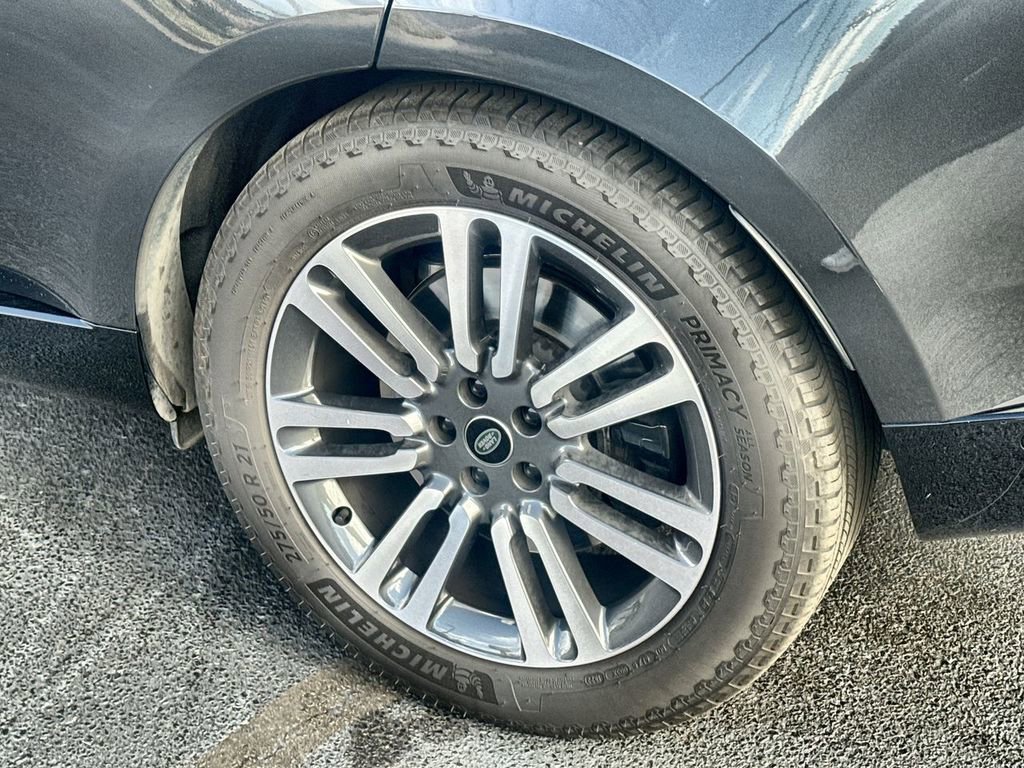 Certified 2023 Land Rover Range Rover SE image 11