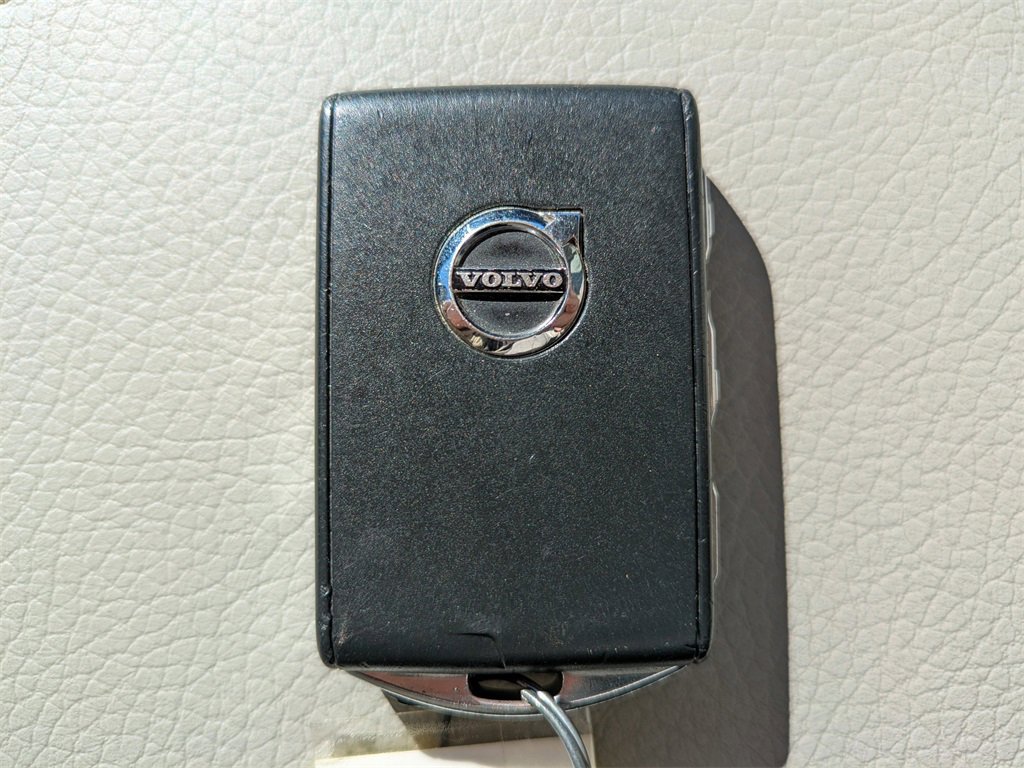 Certified 2022 Volvo XC90 T5 Momentum w/ Climate Package image 30