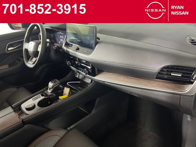 Certified 2025 Nissan Rogue Platinum w/ Tech Package image 31