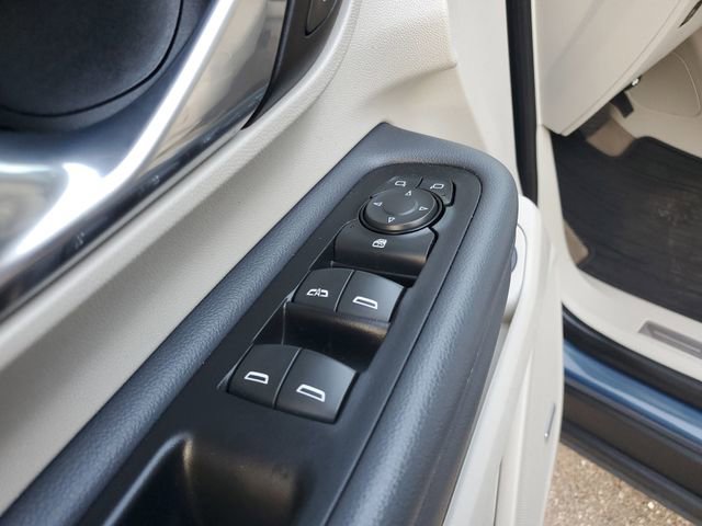 Used 2024 GMC Terrain Denali w/ Denali Premium Package image 18
