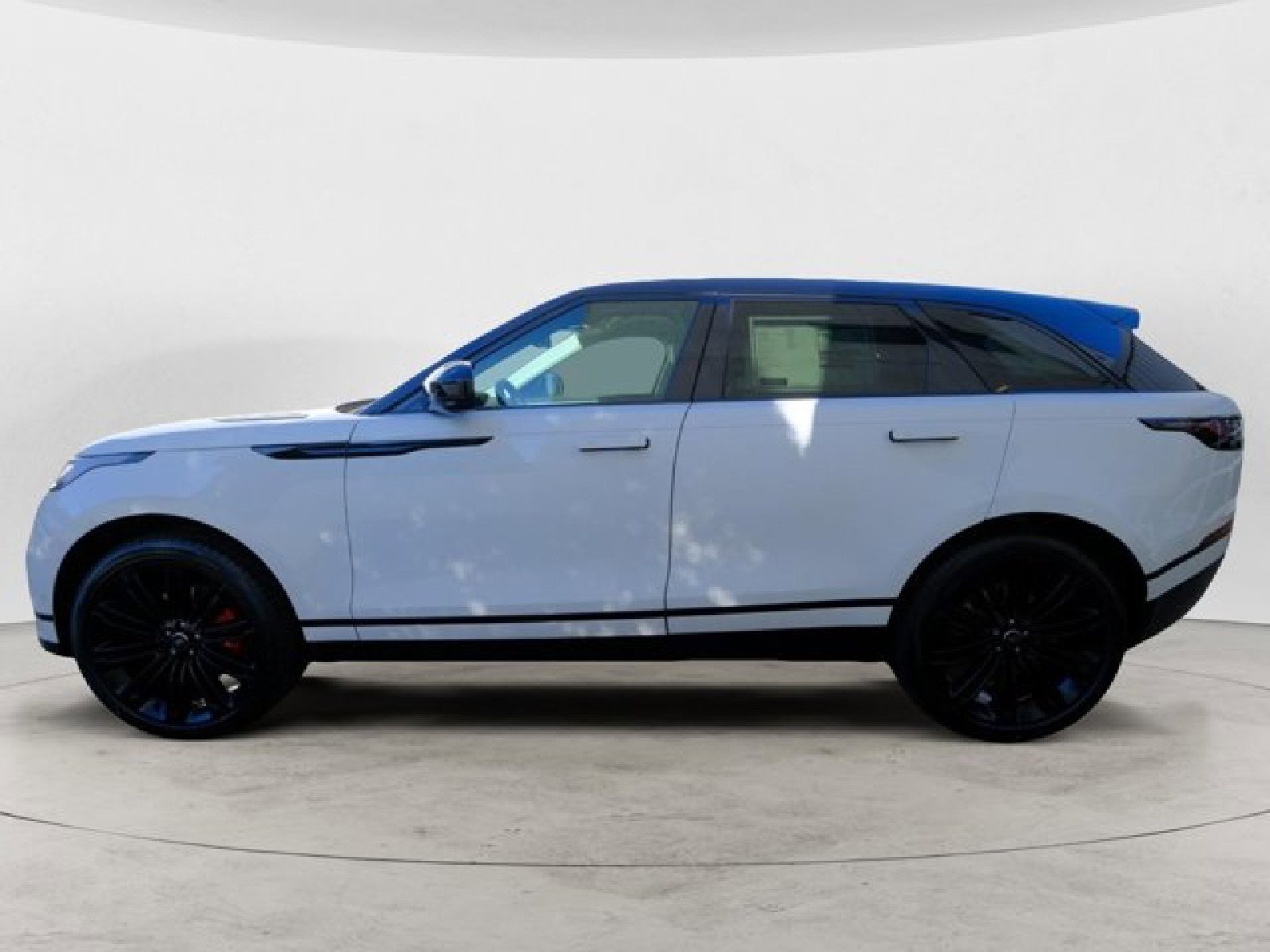 New 2025 Land Rover Range Rover Velar Dynamic SE image 2