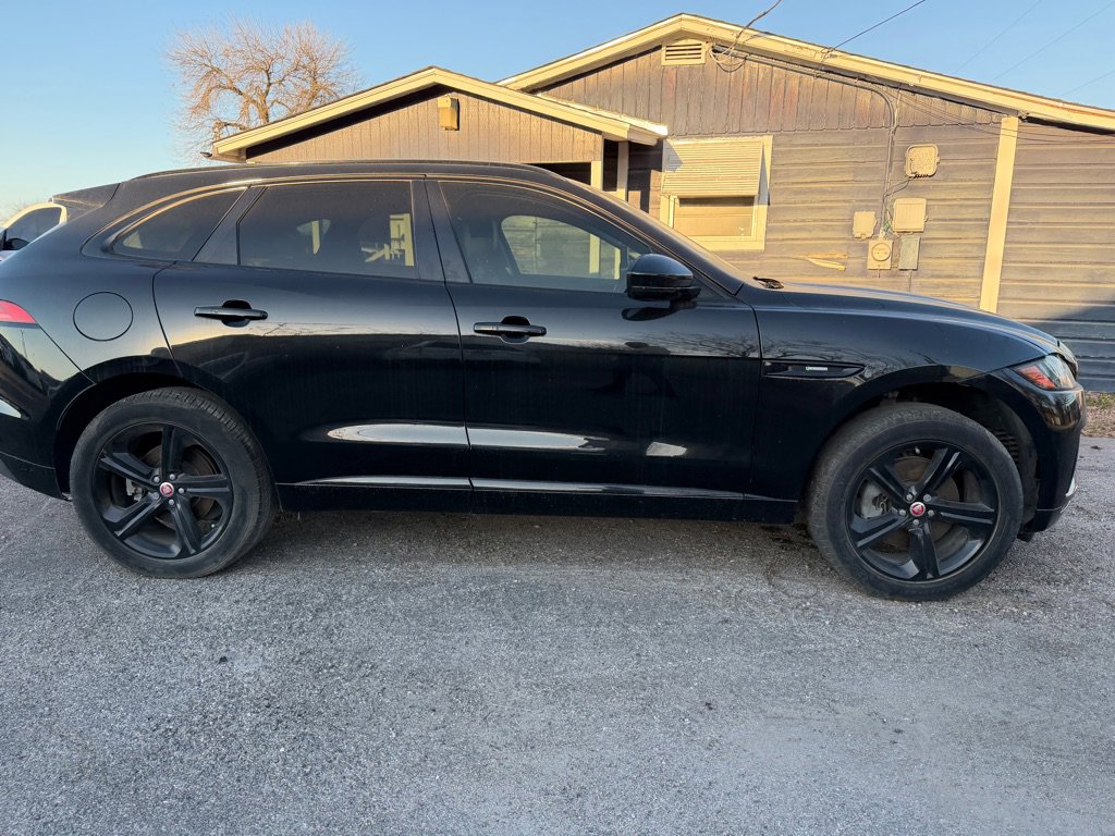 Used 2017 Jaguar F-PACE R-Sport image 6