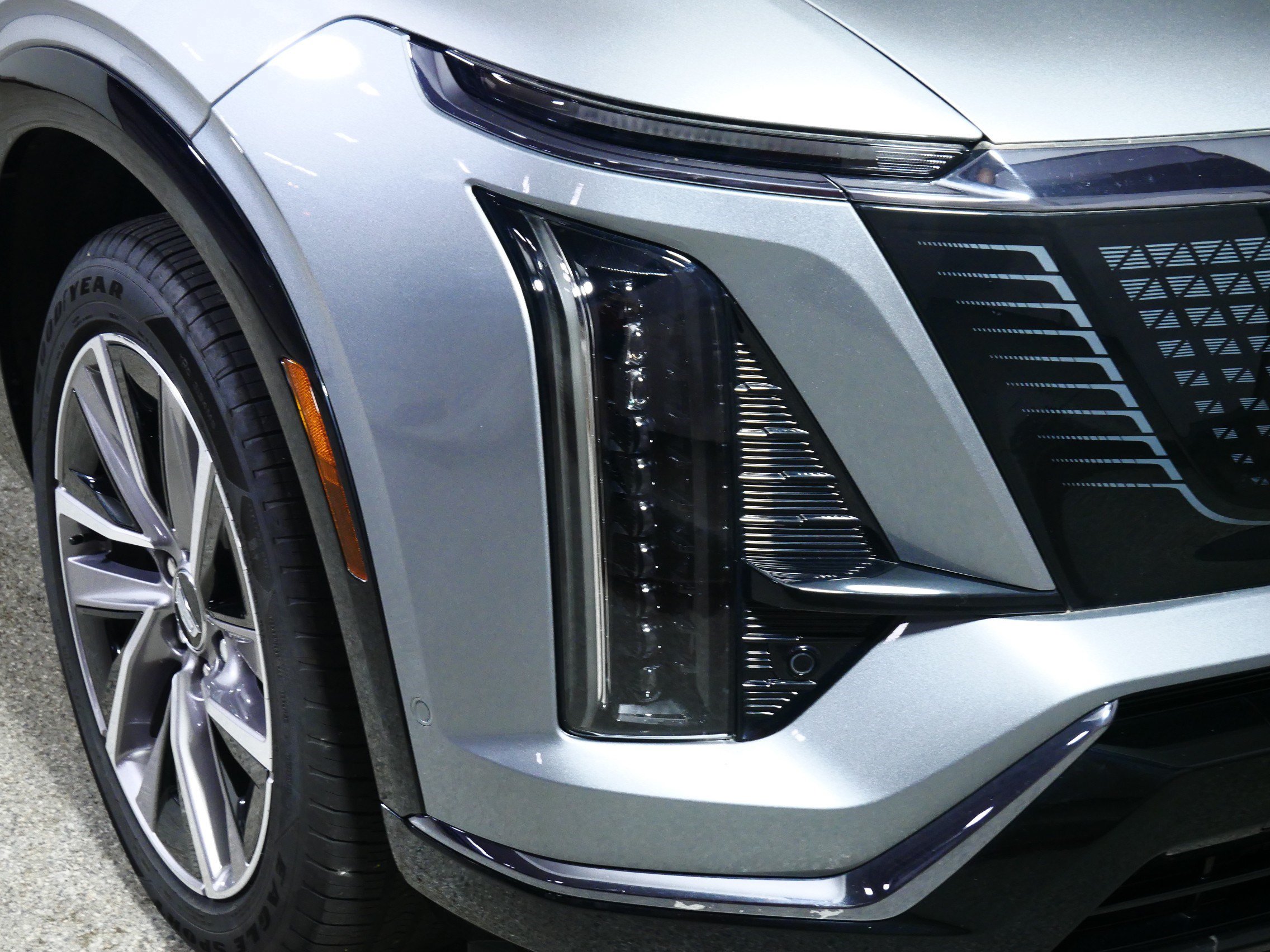 Used 2026 Cadillac Vistiq Sport w/ LPO, Floor Liner Package AWD/4WD image 16