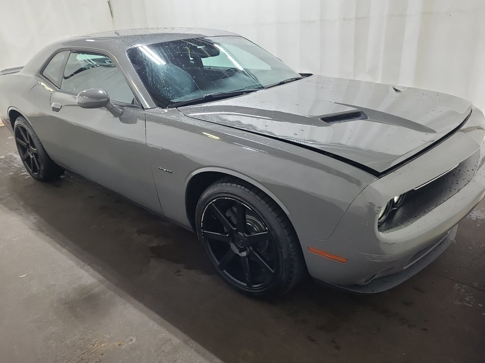 Used 2018 Dodge Challenger R/T RWD image 3