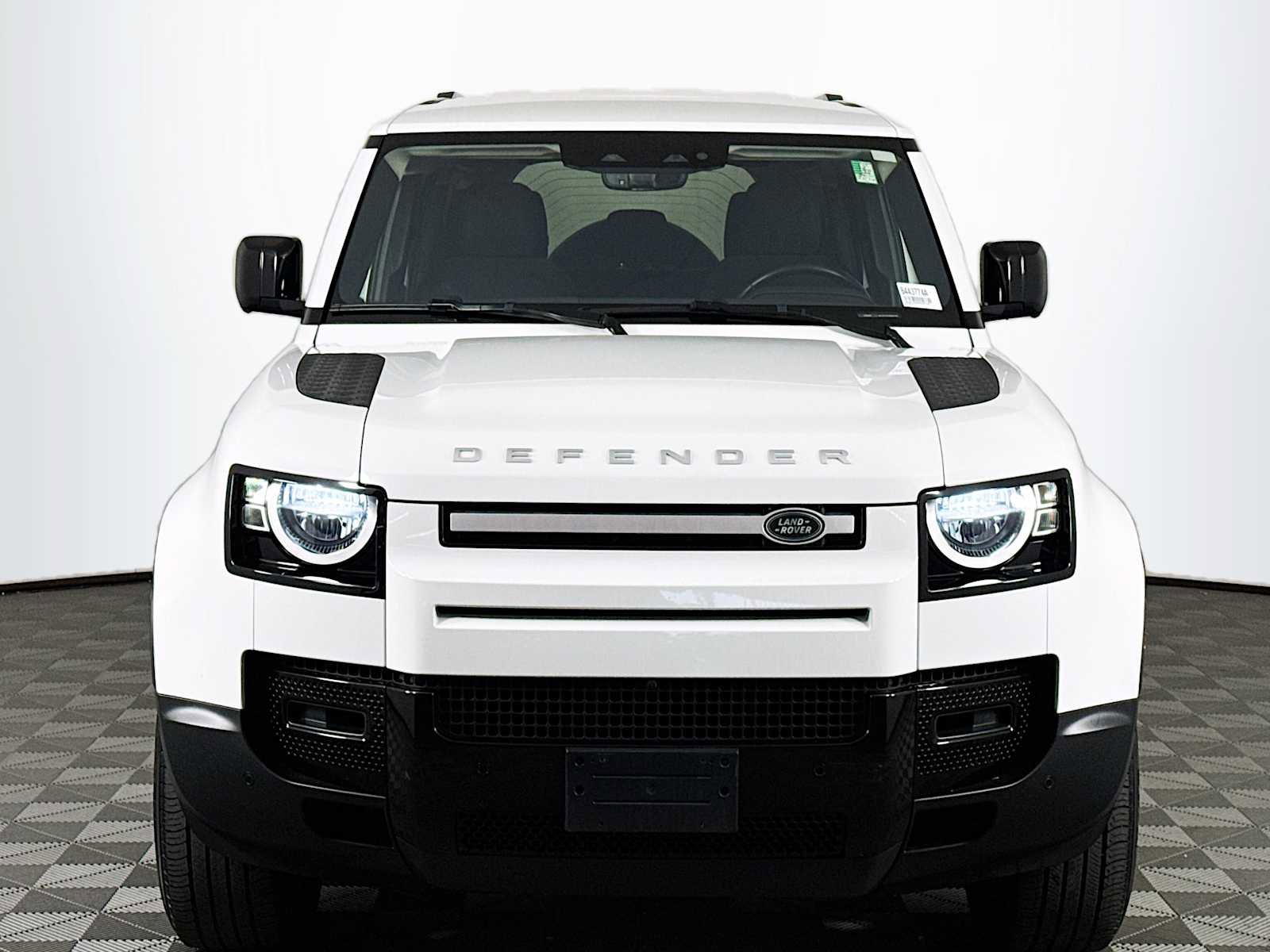 Certified 2022 Land Rover Defender 110 image 2