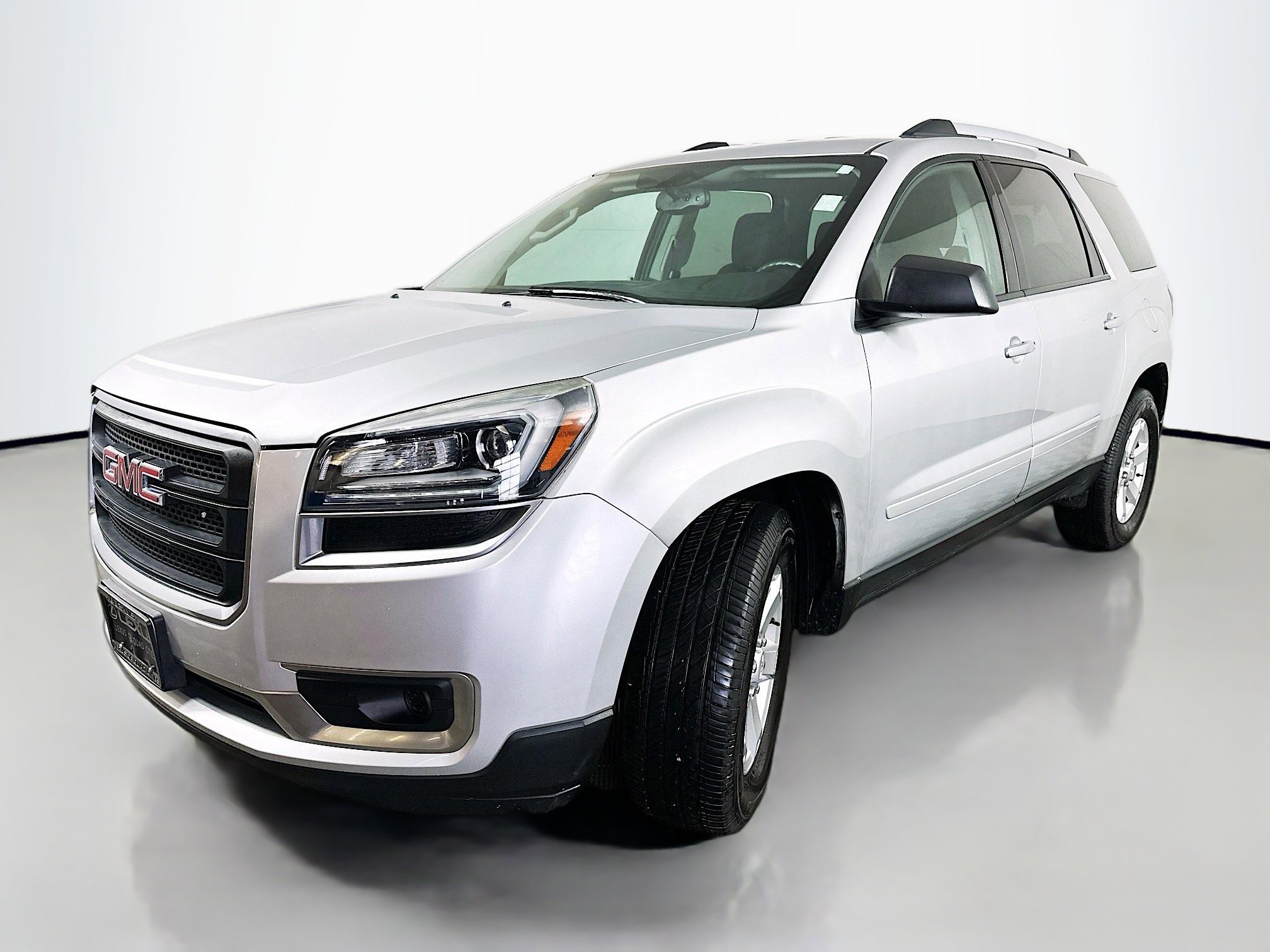 Used 2015 GMC Acadia SLE FWD image 3