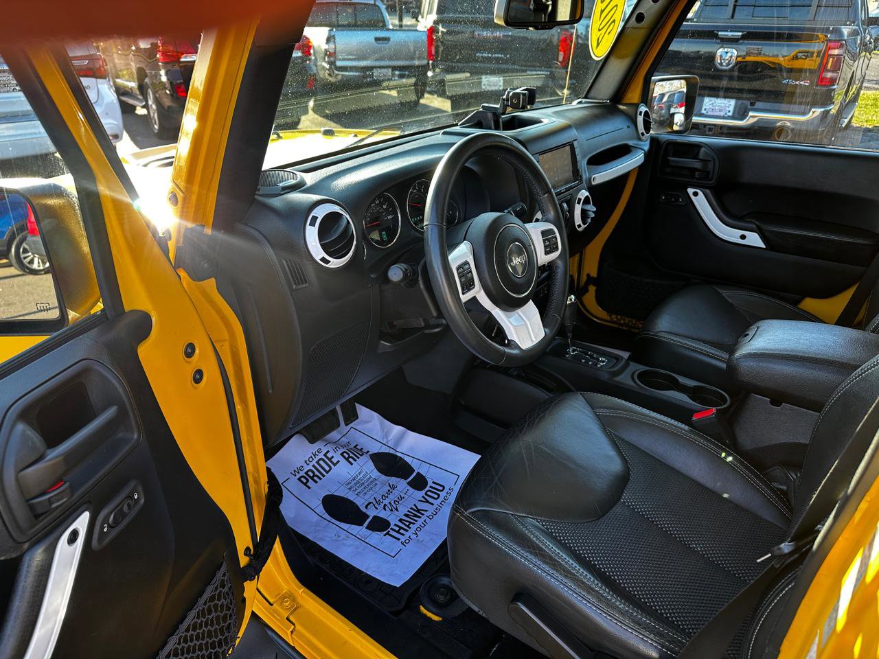 Used 2015 Jeep Wrangler Unlimited Sahara AWD/4WD image 9