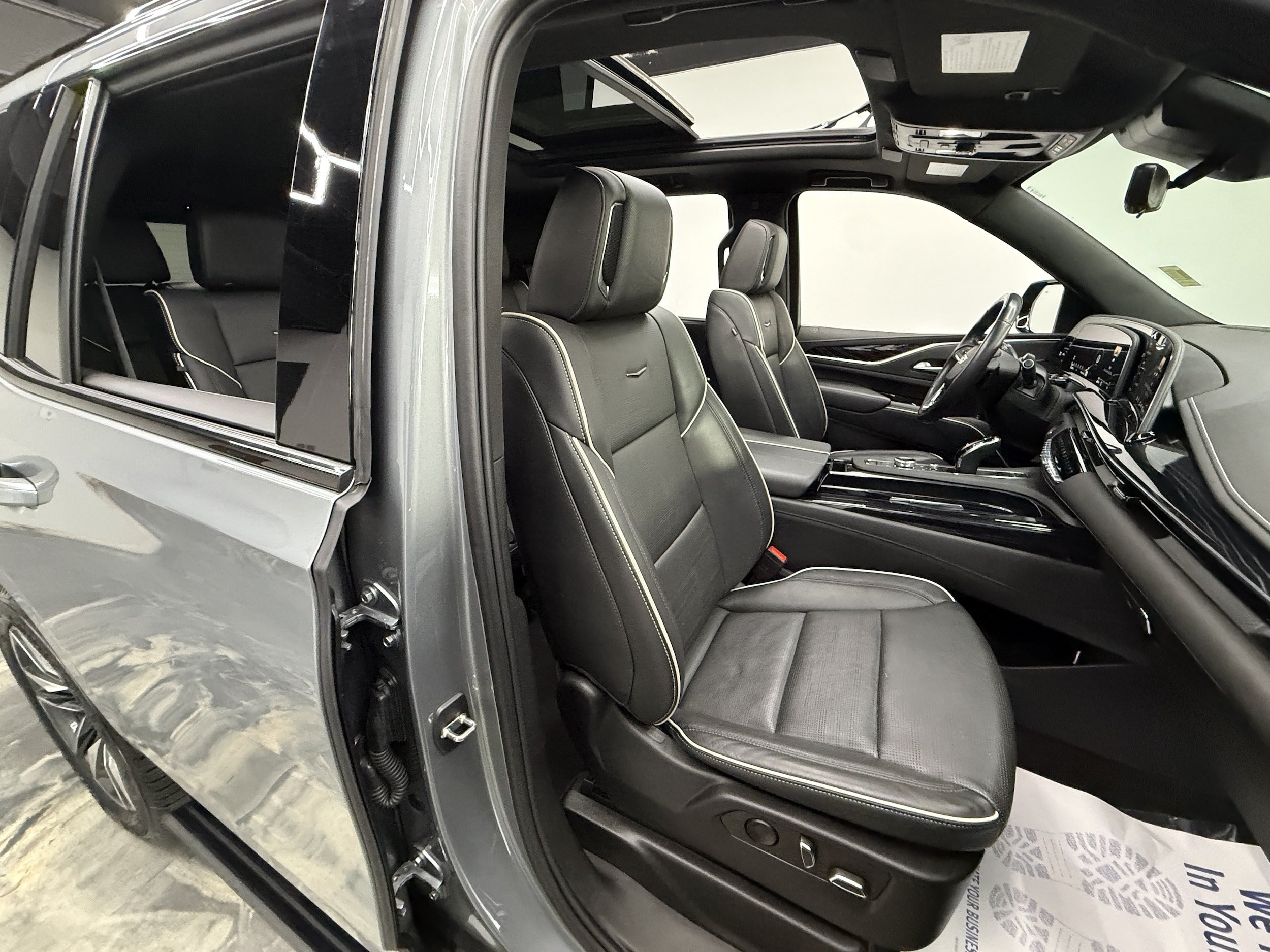 Used 2023 Cadillac Escalade Sport w/ LPO, ONYX Package AWD/4WD image 23