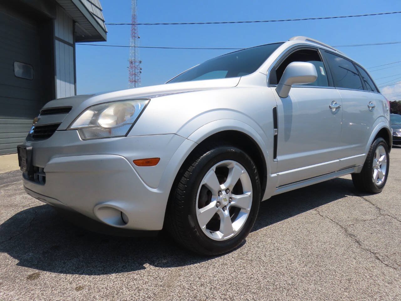Used 2014 Chevrolet Captiva Sport LT FWD image 4
