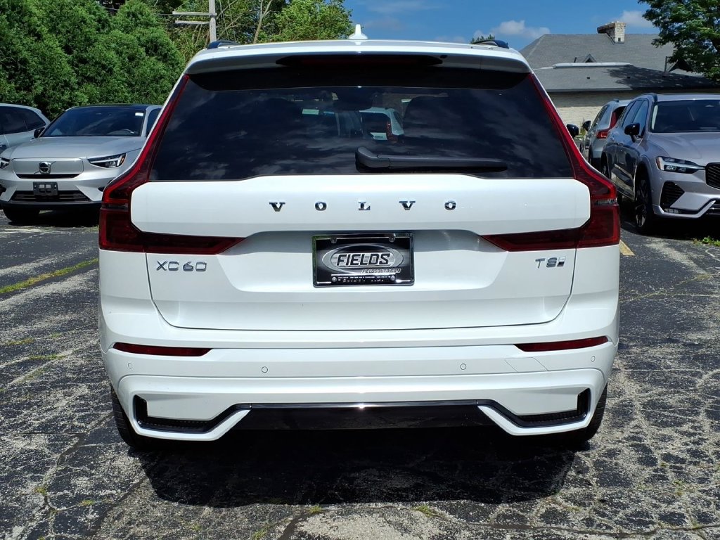 New 2026 Volvo XC60 T8 Plus w/ Climate Package AWD/4WD image 4