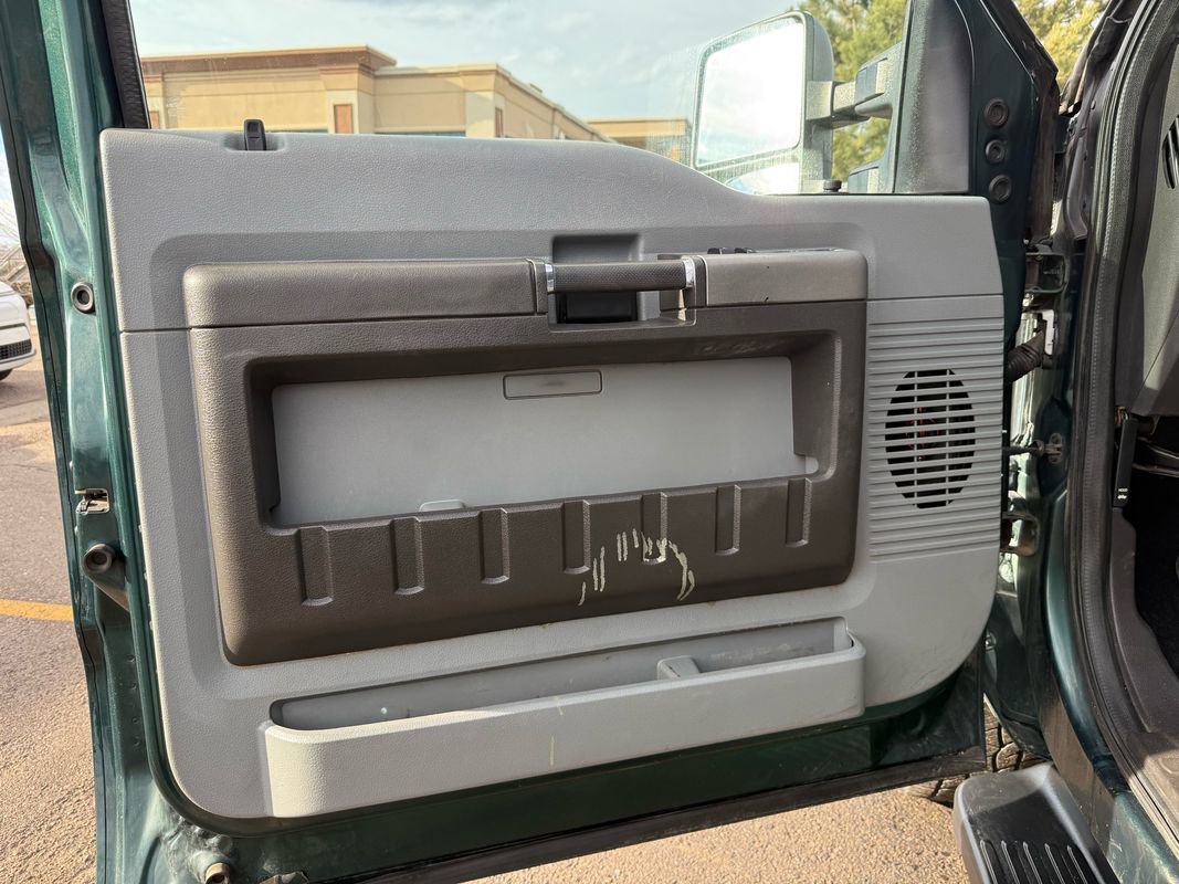 Used 2011 Ford F350 XLT w/ XLT Interior Pkg image 10