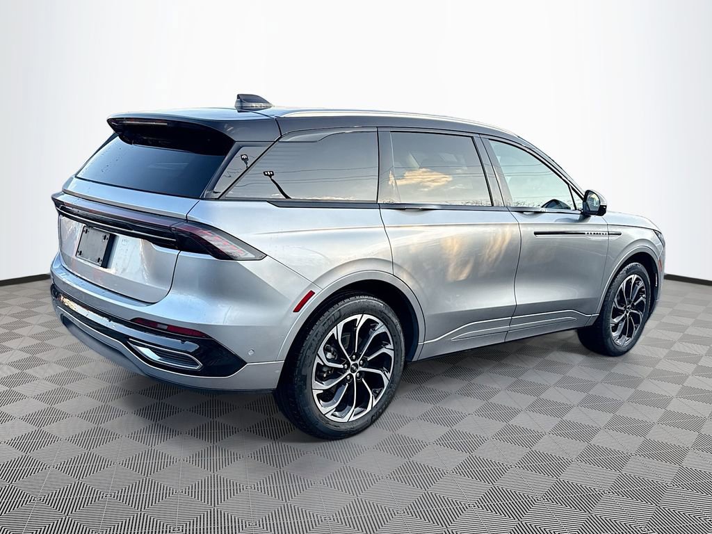 Used 2024 Lincoln Nautilus Reserve AWD/4WD image 6