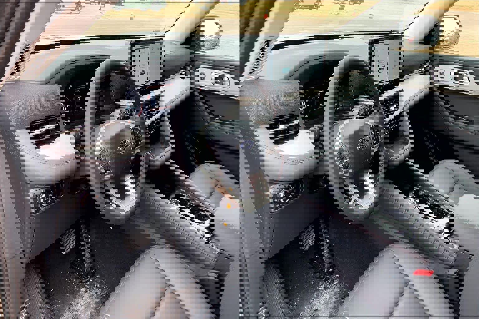 New 2026 Ford Explorer Active w/ Active Comfort Package image 8