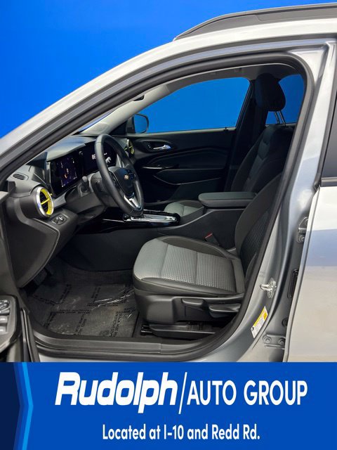 Used 2024 Chevrolet Trax LT w/ Driver Confidence Package FWD image 15