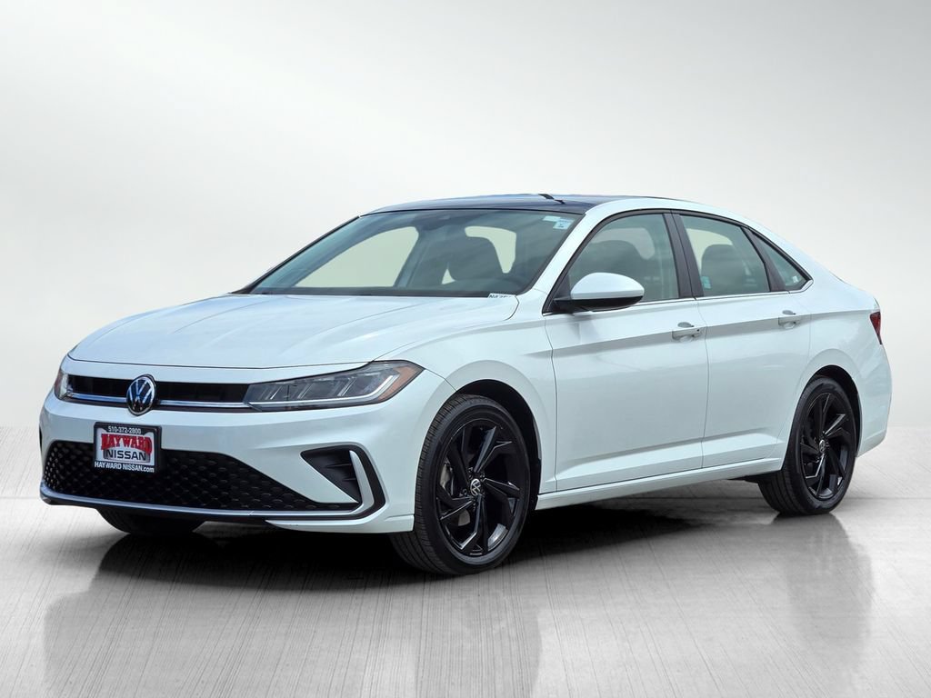 Used 2025 Volkswagen Jetta SE FWD image 9