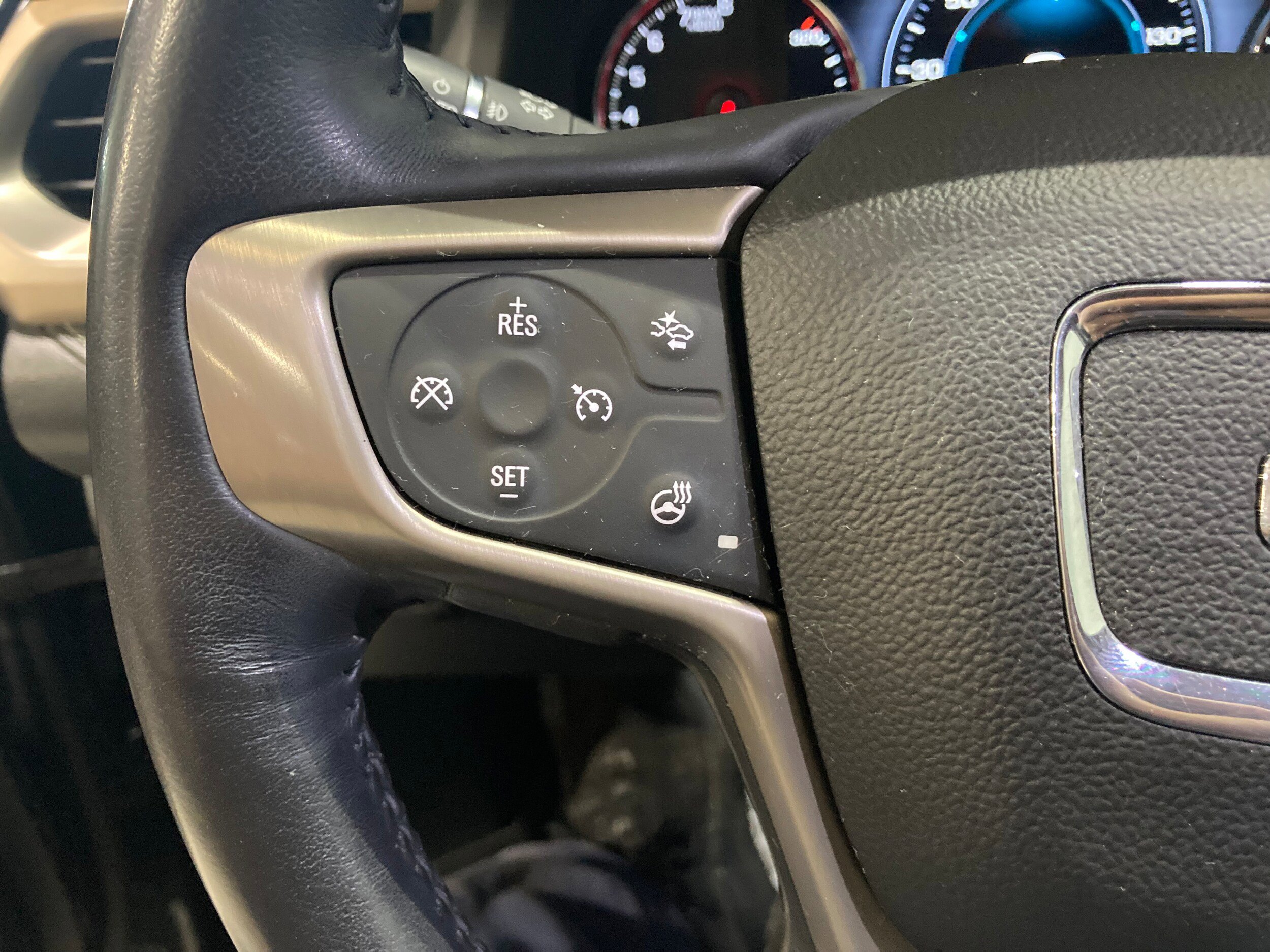 Used 2017 GMC Acadia Denali AWD/4WD image 29