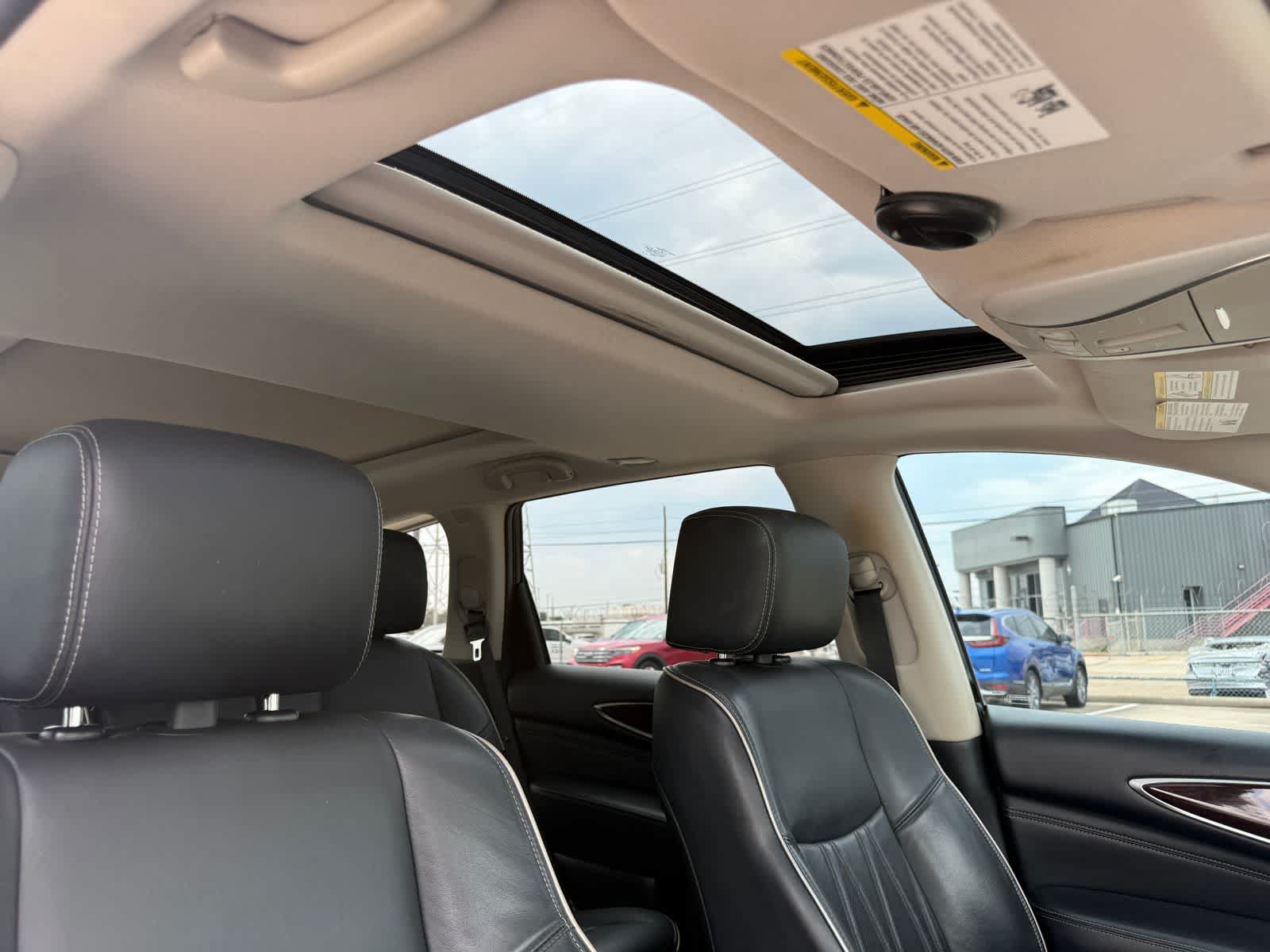 Used 2019 INFINITI QX60 Luxe w/ Sensory Package FWD image 23