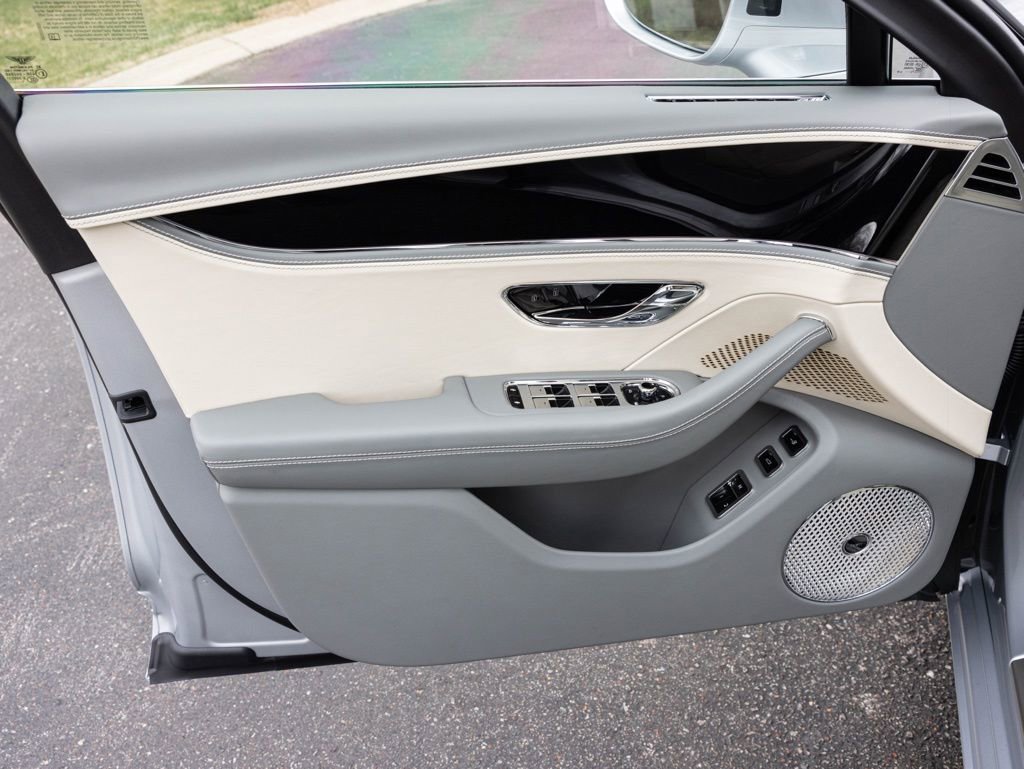 New 2026 Bentley Flying Spur Plug-In Hybrid AWD/4WD image 23