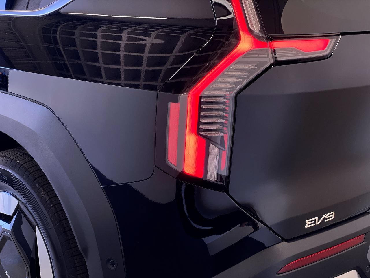 New 2026 Kia EV9 Wind AWD/4WD image 9