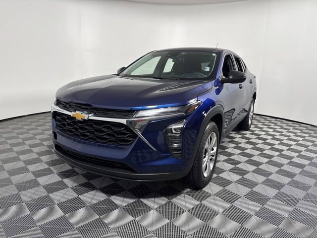 Used 2024 Chevrolet Trax LS FWD image 1