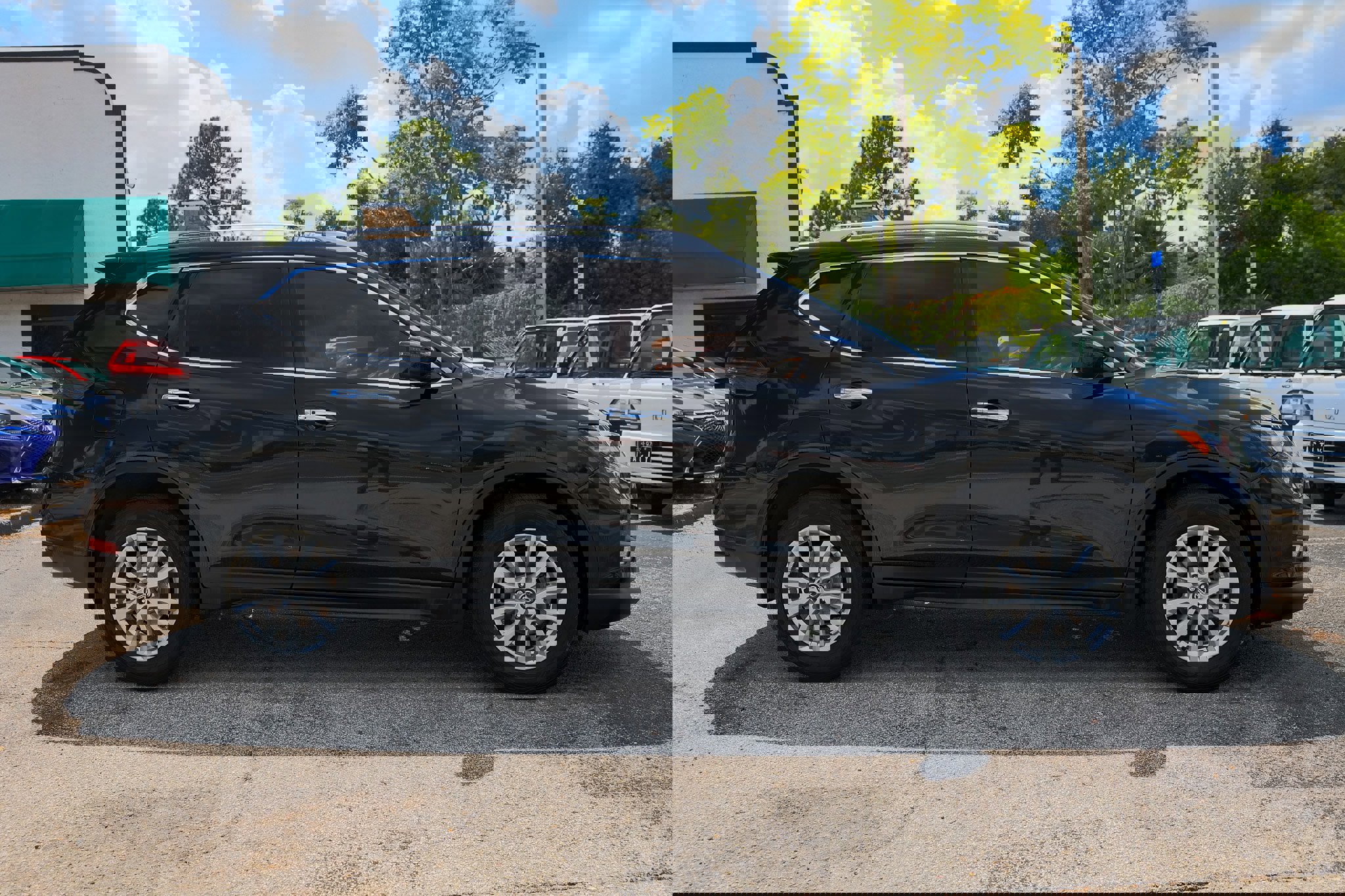 Used 2019 Nissan Rogue SV image 18