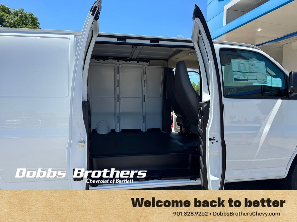 New 2026 Chevrolet Express 3500 Extended w/ Chrome Appearance Package RWD image 26
