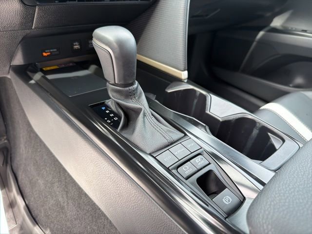 Used 2025 Toyota Camry SE FWD image 26